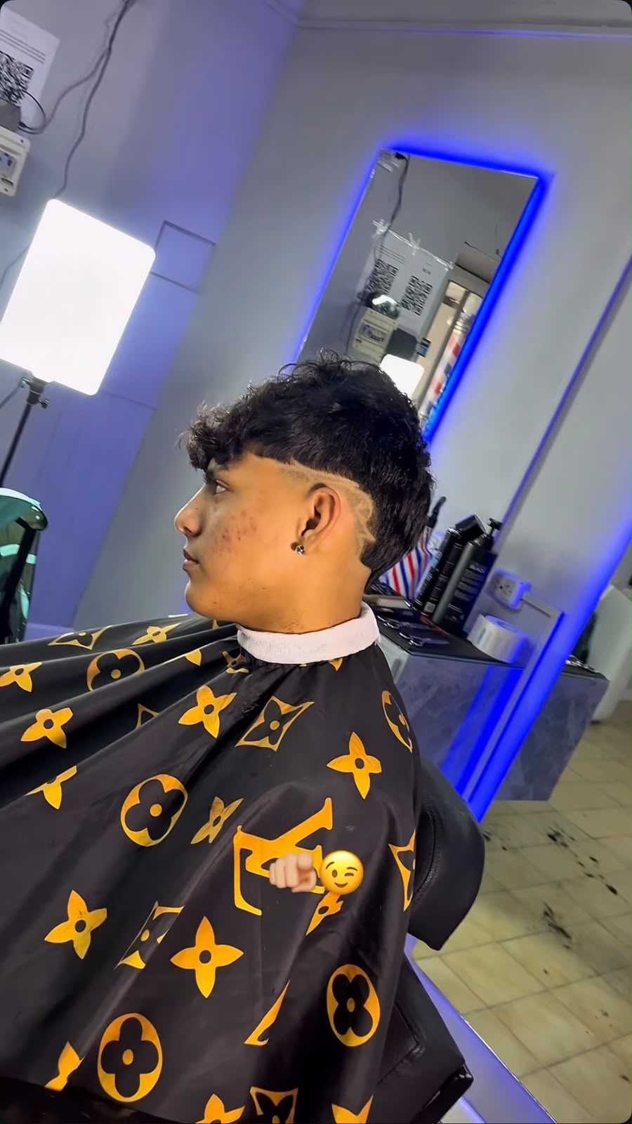Corte con diseño rapado terminado en Navajas